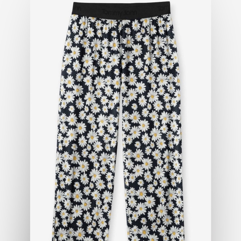 NWT Tommy John Pajama Pants Size Small, Black Daisy Print